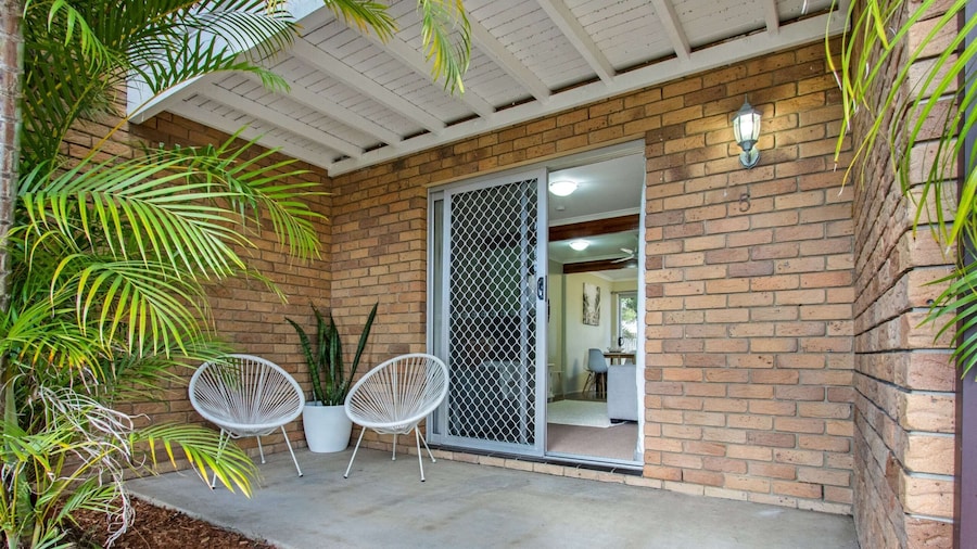 Relaxing Townhouse Steps From the Beach