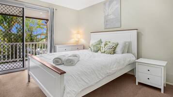 2 bedrooms, iron/ironing board, bed sheets