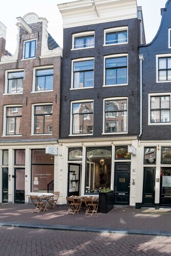 Twenty Five City (Room 1)