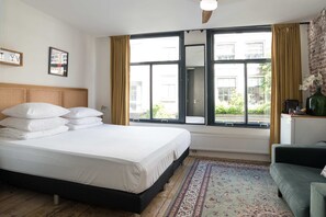 WiFi, bed sheets
