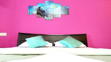 Comfort Double or Twin Room, Balcony, Courtyard View | Desk, iron/ironing board, free WiFi