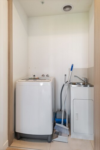 City Views & Inner-north Cool at Your Door