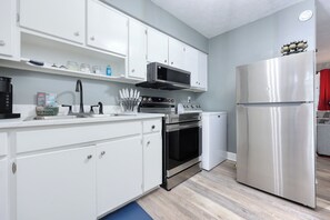 Mikroaaltouuni, uuni, liesi