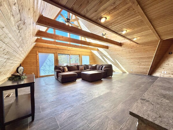 TV, fireplace, offices