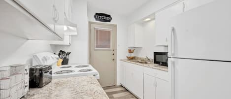 Fridge, microwave, oven, stovetop