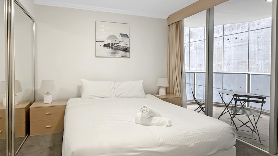 2-bed City Apartment With Gym