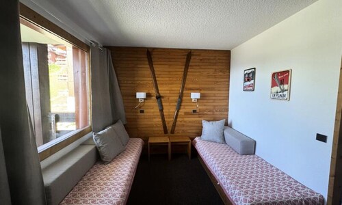 Functional Divisible Studio At the Foot of the Slopes Valley View