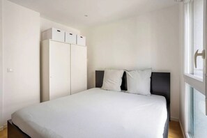 3 quartos, ferros/tábuas de passar roupa, Wi-Fi, roupa de cama