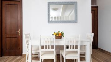 Standard Apartment | Dining room