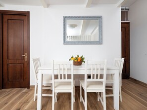 Standard Apartment | Dining room
