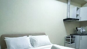 Unclassified image, 3 of 10, button - Room-cozy Modern Studio Overlooking the (Iloilo)