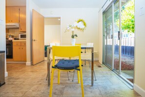Dining - Central 3BR Home - Steps from Mountain View DT, Castro St (Mountain View)