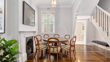 Apartamento | Cozinha privada | Geladeira, micro-ondas, fogão, cooktop