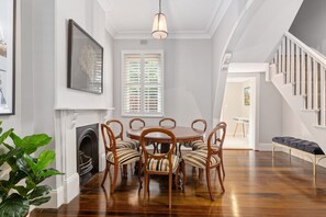 Apartamento | Cozinha privada | Geladeira, micro-ondas, fogão, cooktop