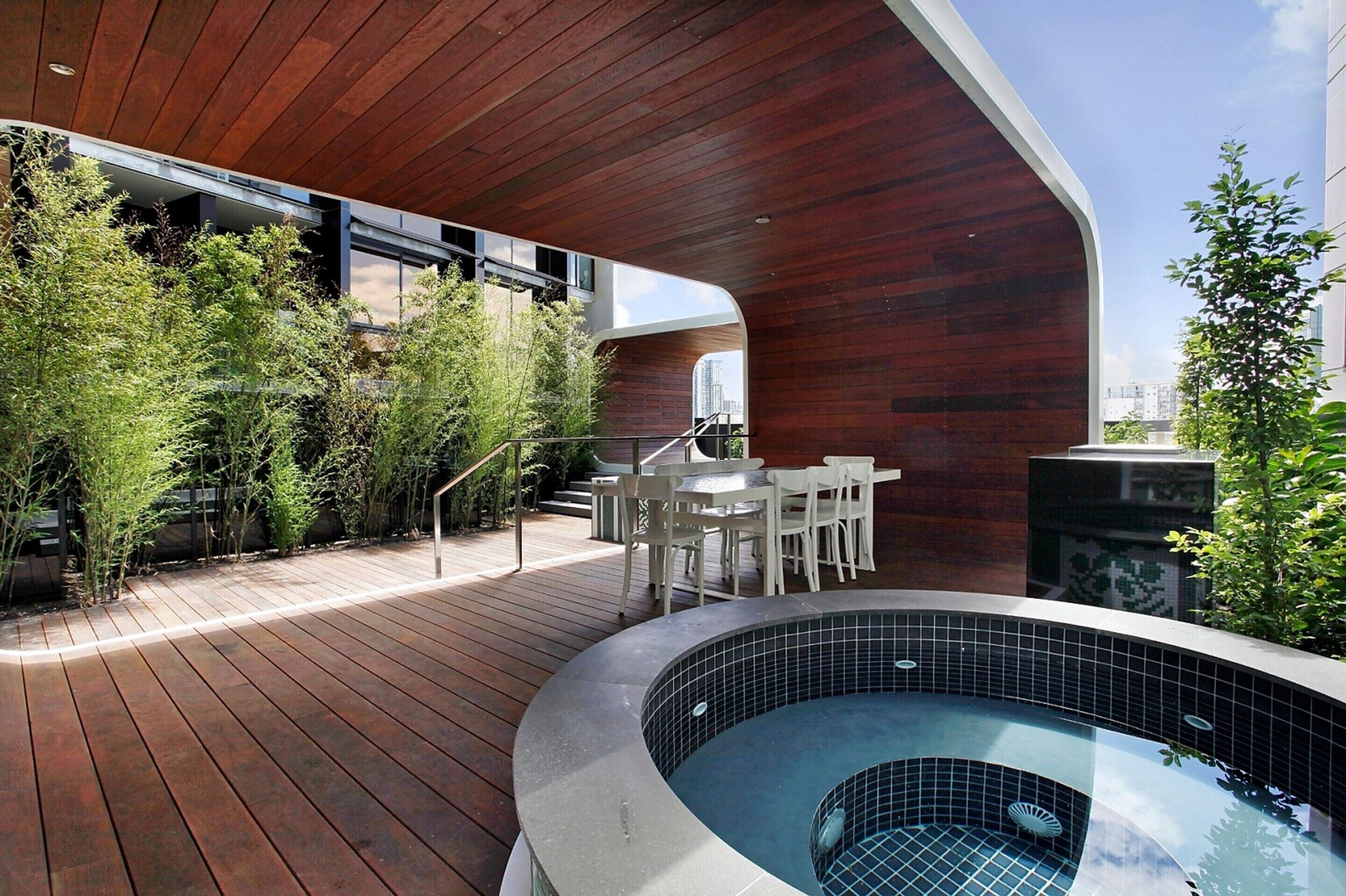 Apartment | Outdoor dining