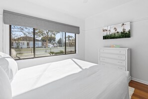 Apartment - Spacious 3-bed With Outdoor Dining Near Airport (Melbourne)