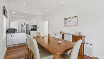 Apartment | Dining