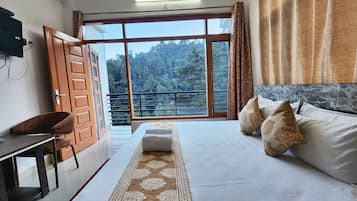 高级房, 阳台, 山景 | 熨斗/熨衣板、免费 WiFi