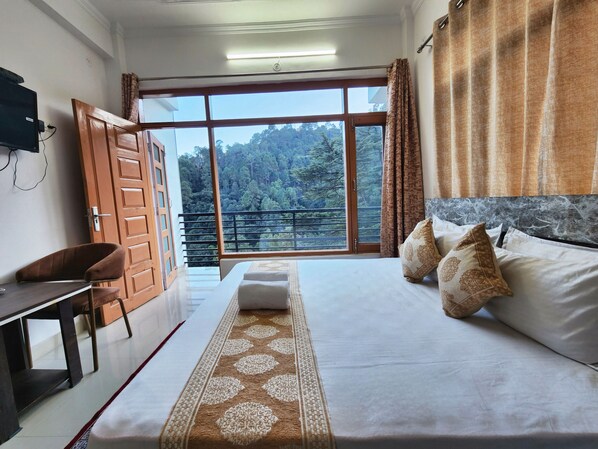 高级房, 阳台, 山景 | 熨斗/熨衣板、免费 WiFi