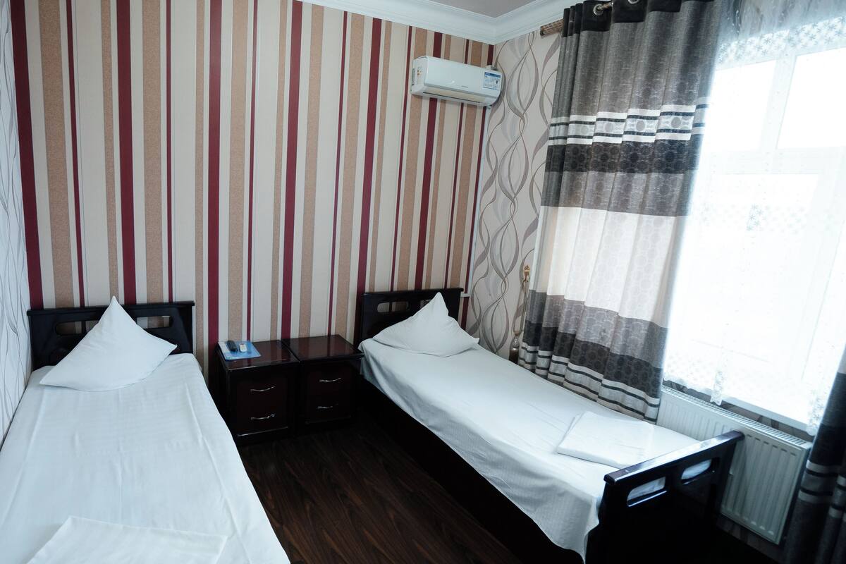 Chambre Standard avec lits jumeaux, vue ville