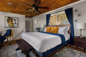 3 bedrooms, desk, iron/ironing board, free WiFi