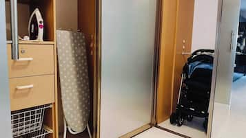 Apartment, 1 Bedroom, Smoking, Patio | Interior