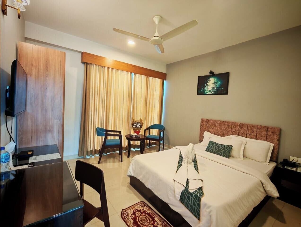 Deluxe Double Room, Balcony, City View | View from room