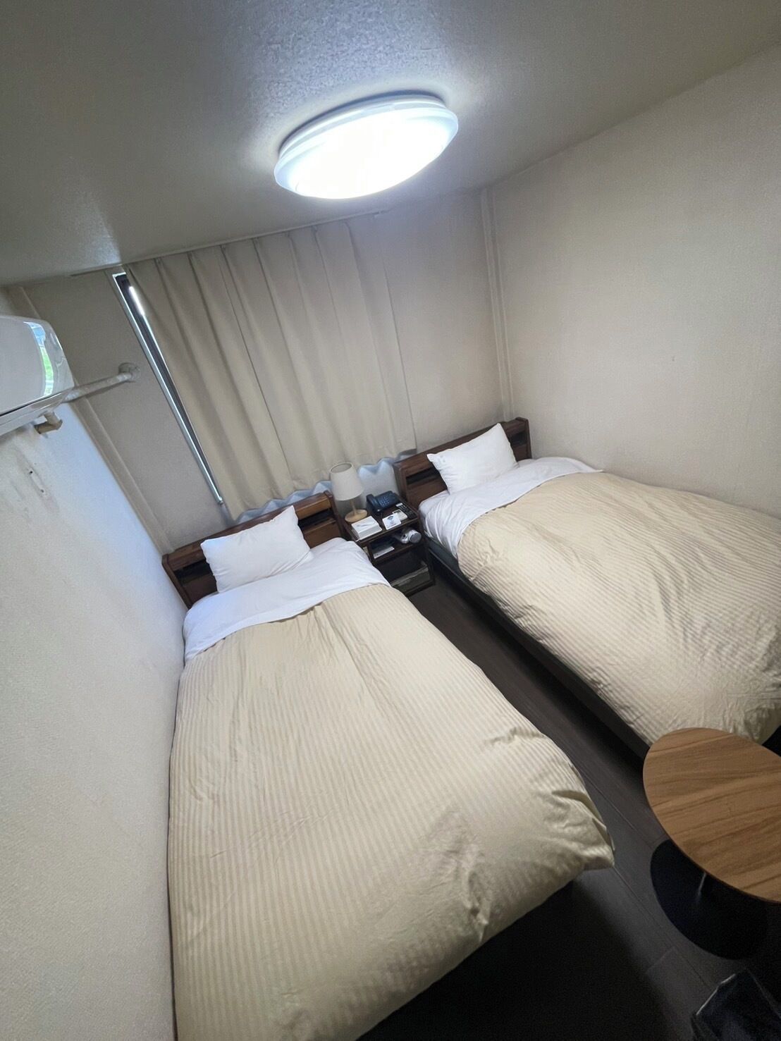 Kahden hengen huone (kaksi sänkyä), tupakointi kielletty