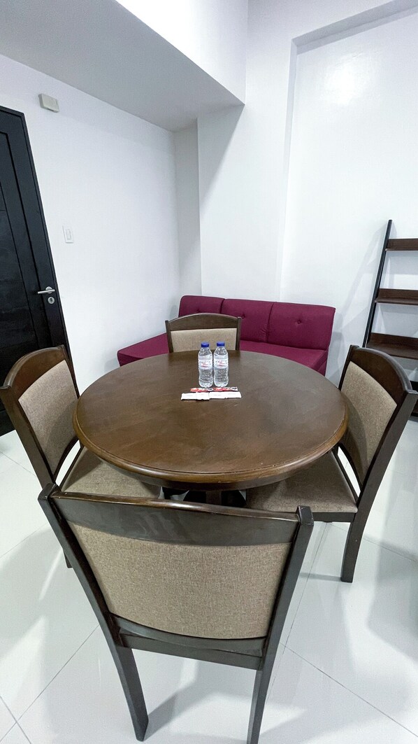 Shared Dormitory, 1 Bedroom, Balcony | Dining - Room-quiet Modern Studio for Work and Re (Iloilo)