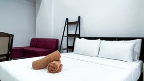 Shared Dormitory, 1 Bedroom, Balcony - Room-quiet Modern Studio for Work and Re (Iloilo)