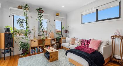 Charming Retro Townhouse in Vibrant Coburg