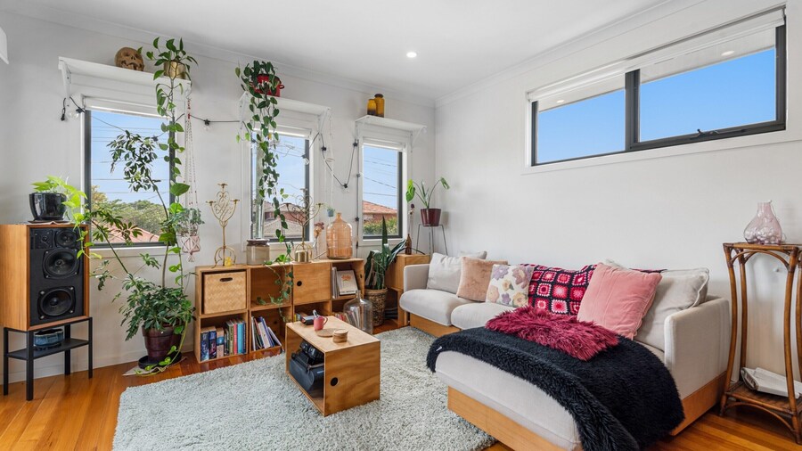 Charming Retro Townhouse in Vibrant Coburg