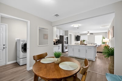 Stylish 4BR/2BA Home in the Heart of Houston; Sleeps 9, Modern Comfort & Charm