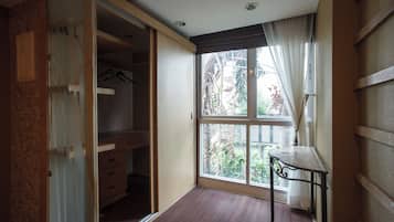 Condo, 2 Bedrooms, Accessible, Balcony | Interior