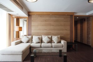 콘도, 침실 2개, 장애인 지원, 발코니 | 거실