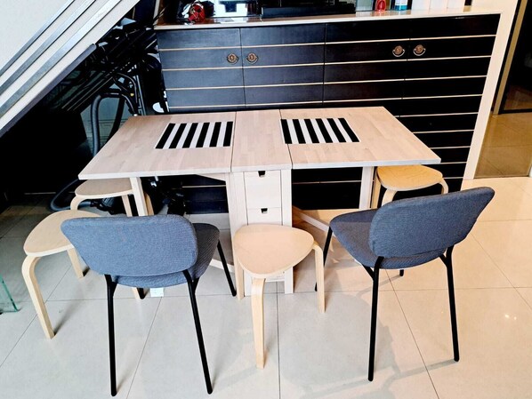 คอนโด, 5 ห้องนอน, พร้อมสิ่งอำนวยความสะดวกสำหรับผู้พิการ, ระเบียง | ร้านอาหาร