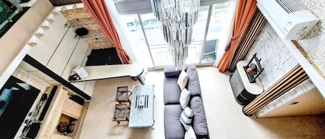 Condo, 5 Bedrooms, Accessible, Balcony | Interior