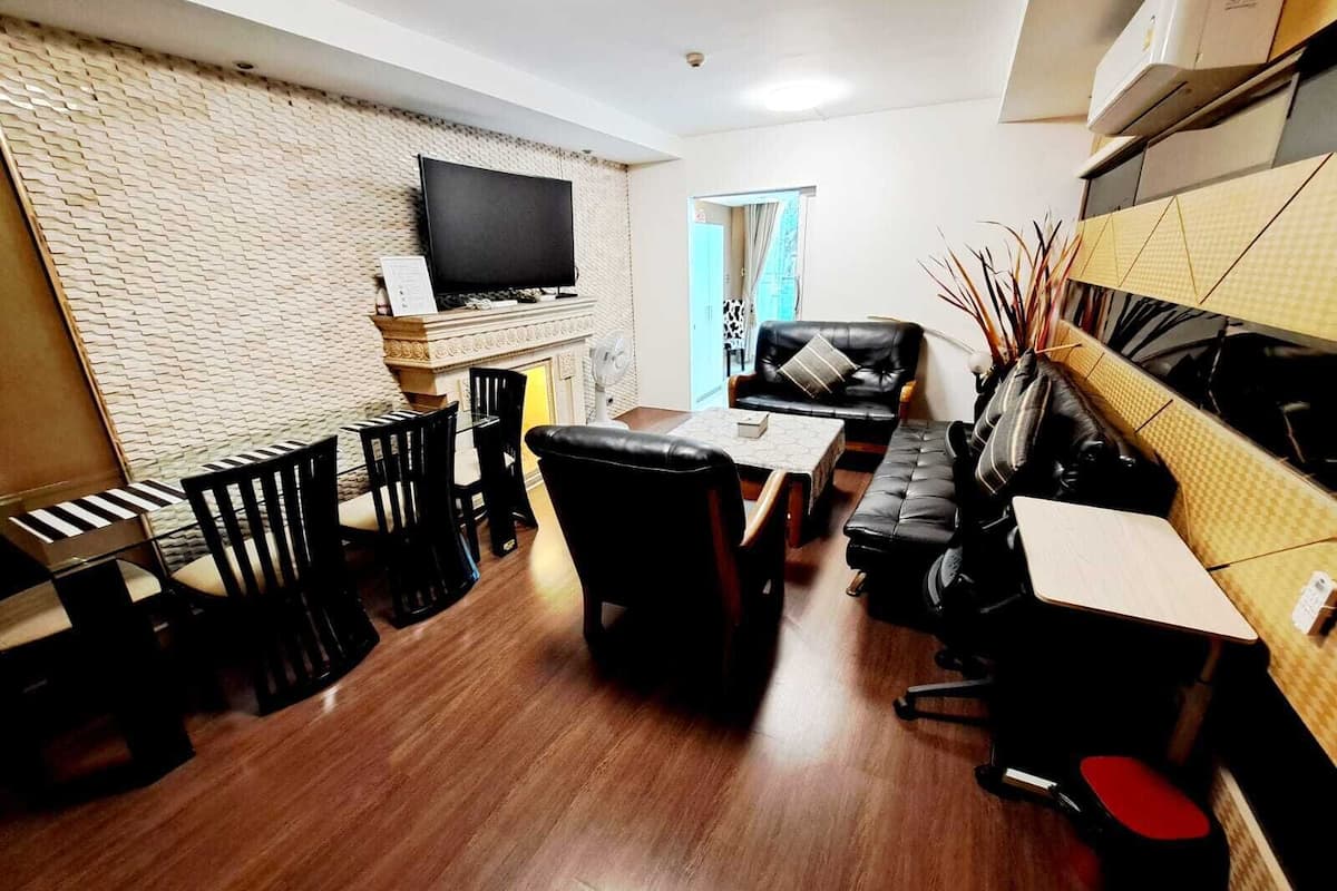 Condo, 3 Bedrooms, Accessible, Balcony | Living area