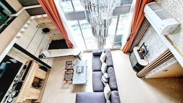 Condo, 5 Bedrooms, Accessible, Balcony | Interior