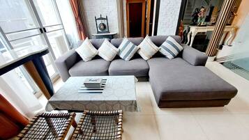 Appartement, 5 slaapkamers, toegankelijk voor mindervaliden, balkon | Woonruimte