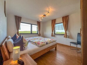 3 makuuhuonetta, internet