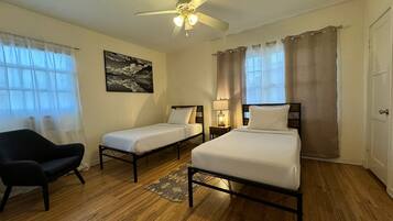 2 bedrooms, iron/ironing board, free WiFi, bed sheets