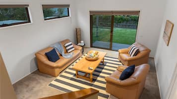 Een televisie en een kantoor