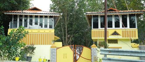 Fachada de la propiedad