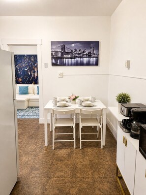 Interior - 7 Min to Times Square • 1BR Near MetLife (Union City)