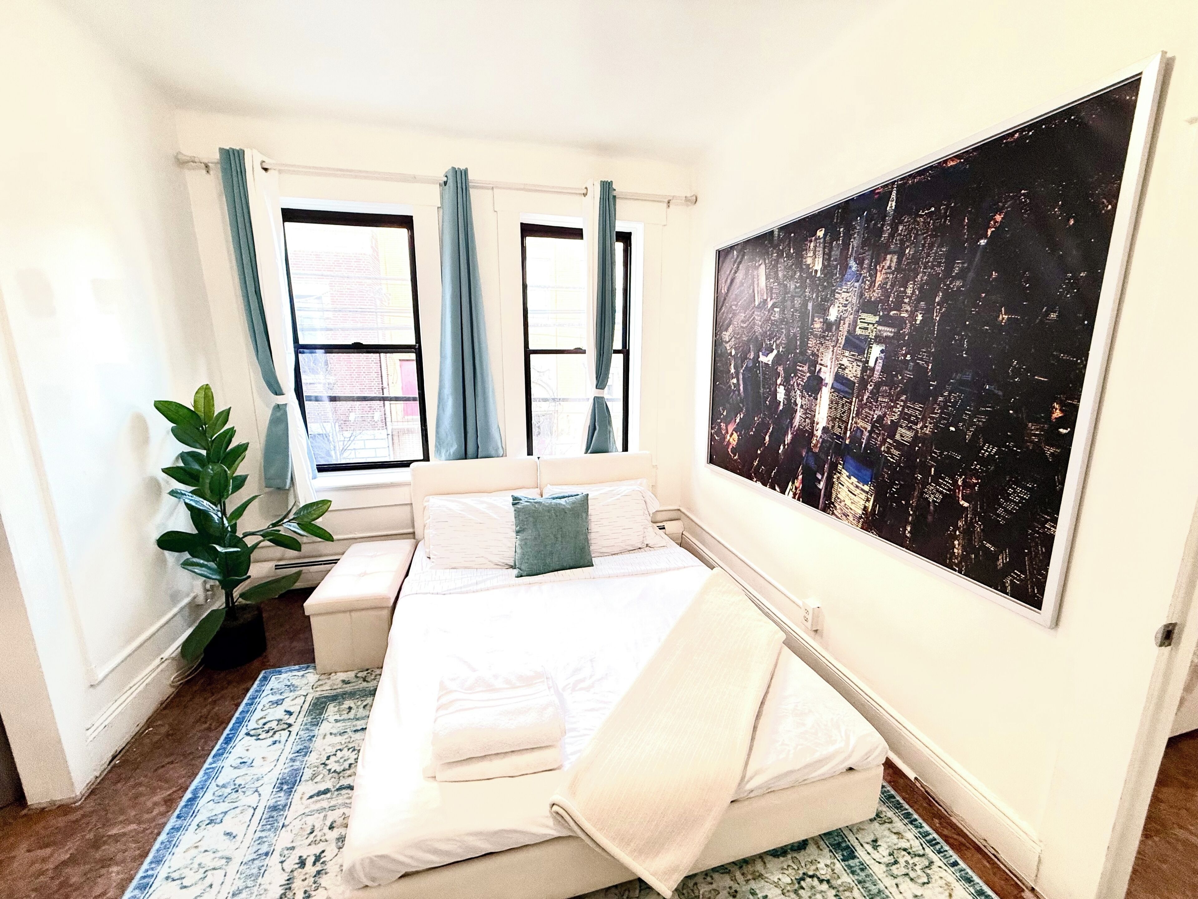 1 室のベッドルーム、デスク、アイロン / アイロン台、WiFi (無料)