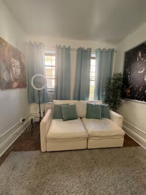 TV - 7 Min to Times Square • Clean, Budget Apartment • Sleeps 4 (Union City)