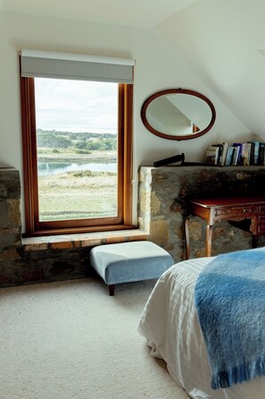 2 bedrooms, iron/ironing board, bed sheets - Heritage Blacksmith's Cottage · Lisdillon Estate · Waterfront (Little Swanport)