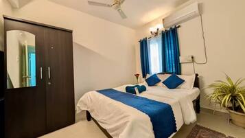 Bügeleisen/Bügelbrett, WLAN, Bettwäsche