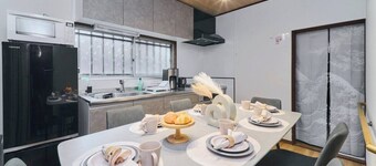 Inuyama Castle within 10 minutes/80-inch movie theater/free parking/6 beds + 1 sofa bed/83 sq.m./Up to 10 guests/mono rental/coffee maker available